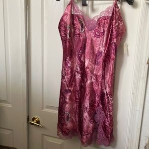 FINAL MARKDOWN NWT delicates chemise medium